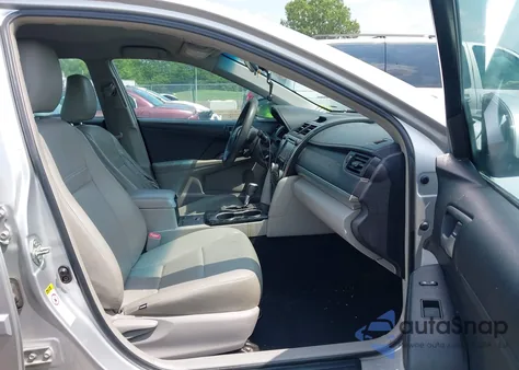 2014 Toyota Camry Le z USA, uszkodzony, nr VIN 4T4BF1FK7ER353620